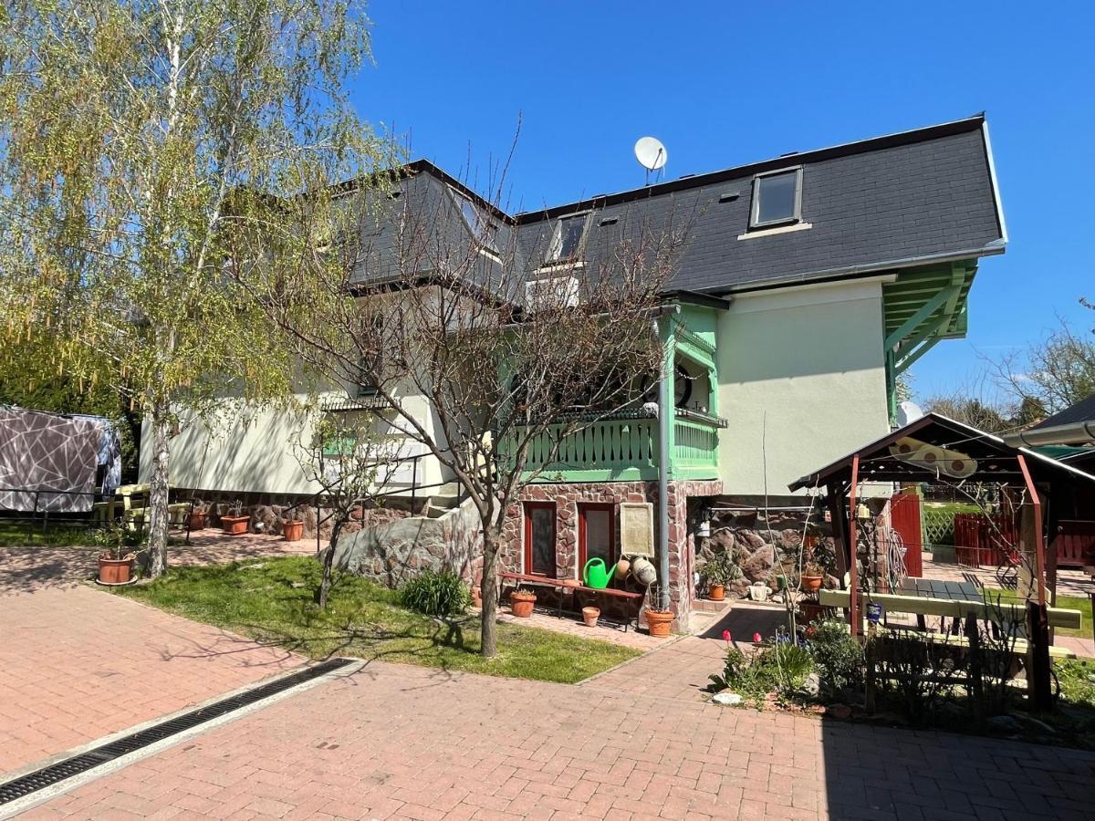 Tamas Apartman Balatonfoeldvar Sziveben- Egesz Evben Nyitva! Екстериор снимка